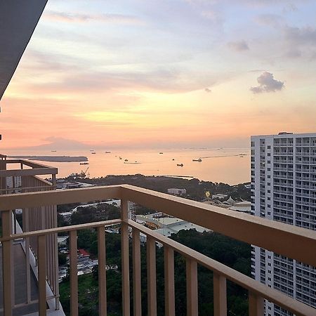 Cozy Penthouse 2Br Suite W Balcony - Amazing Manila Bay View And City Skyline Near Moa Pasay Esterno foto