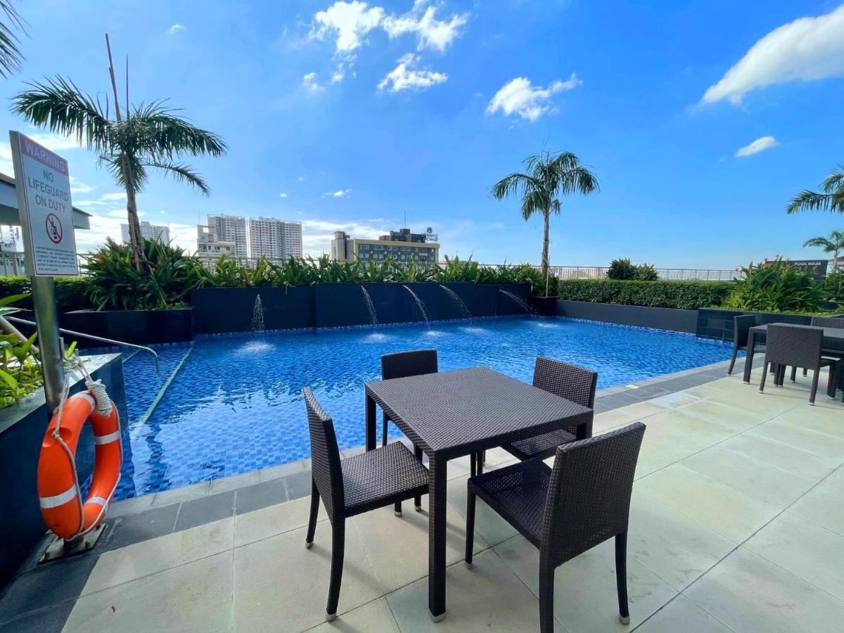 Cozy Penthouse 2Br Suite W Balcony - Amazing Manila Bay View And City Skyline Near Moa Pasay Esterno foto