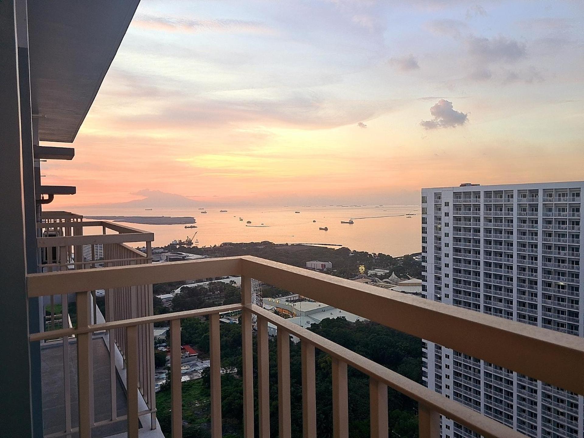 Cozy Penthouse 2Br Suite W Balcony - Amazing Manila Bay View And City Skyline Near Moa Pasay Esterno foto